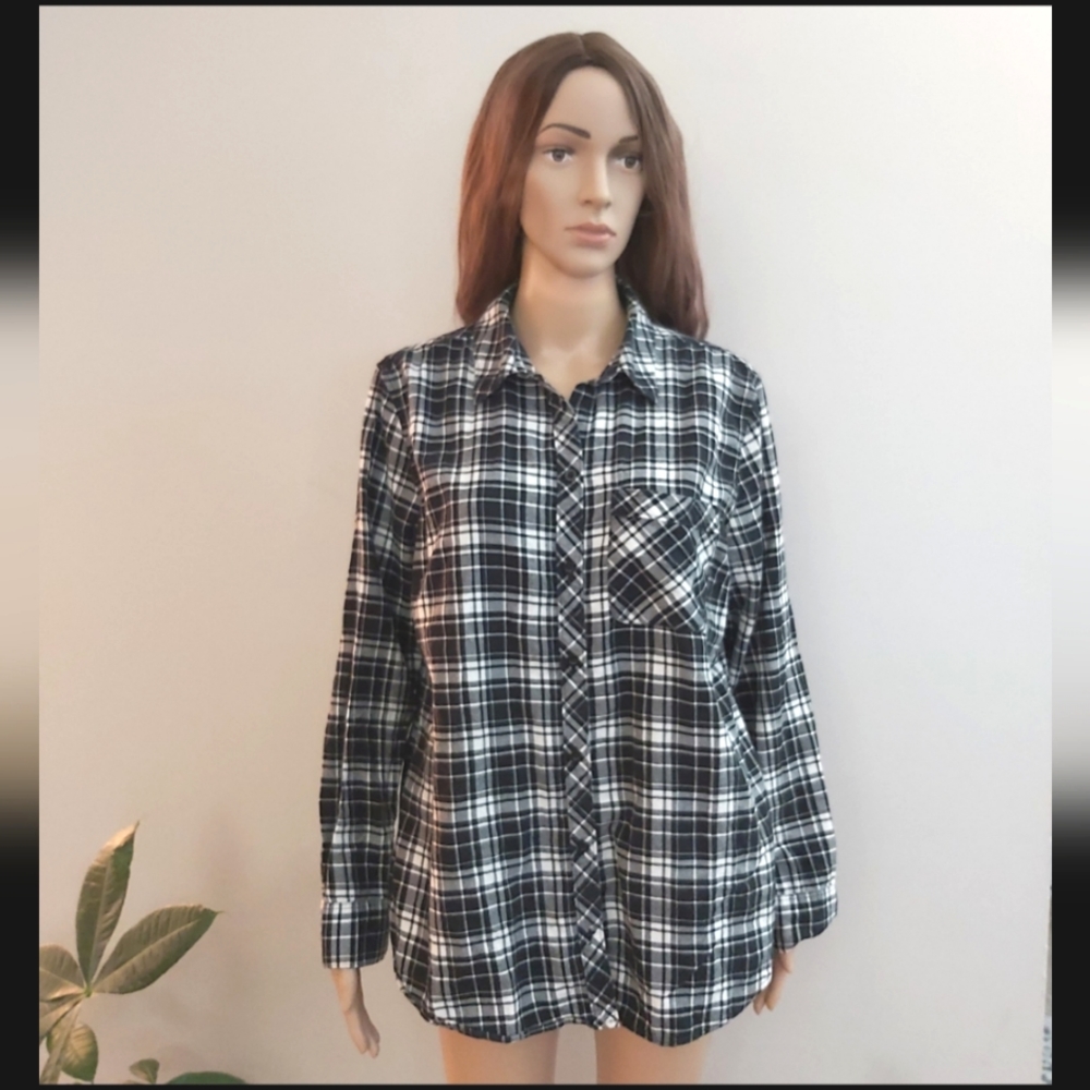 Eddie Bauer women's plaid button down shirt black white long sleeves